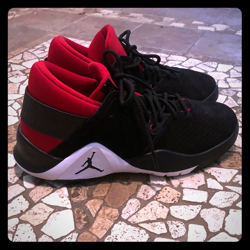 Jordan’s black/red
